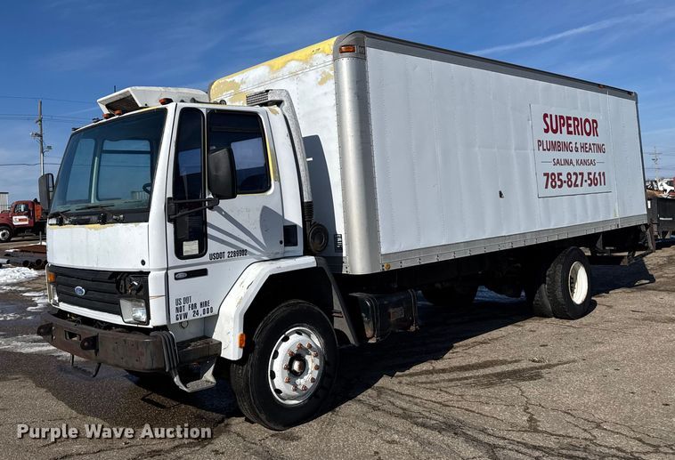 image for item FB0700 1989 Ford CF7000 box truck