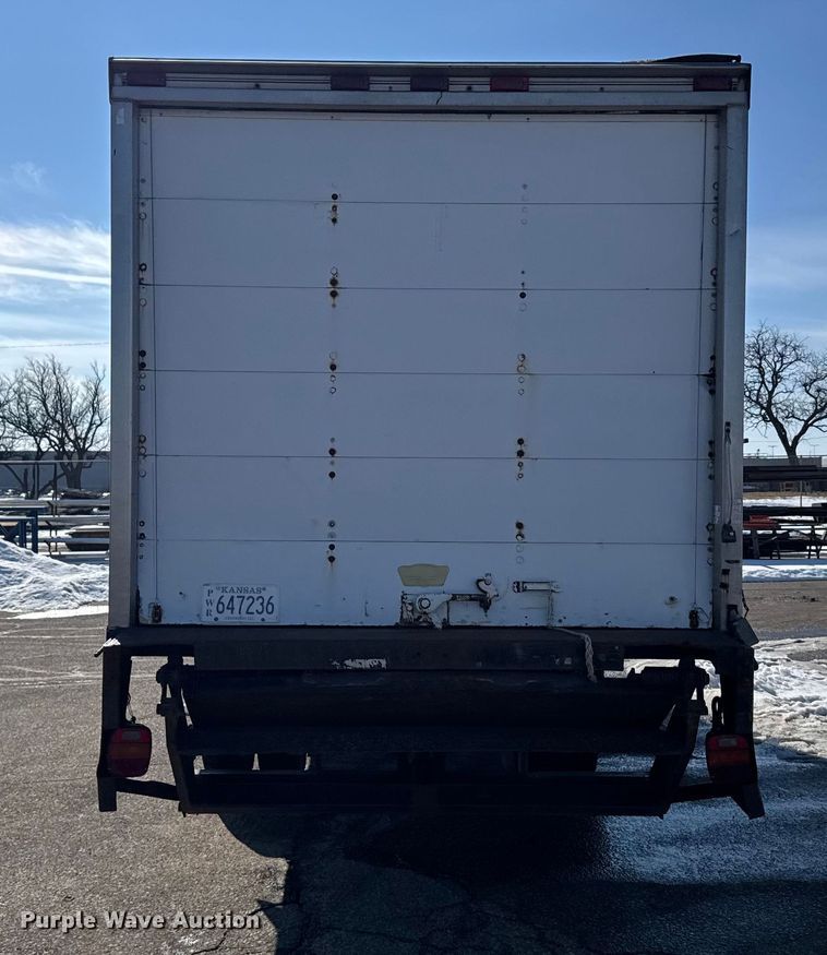 image for item FB0700 1989 Ford CF7000 box truck