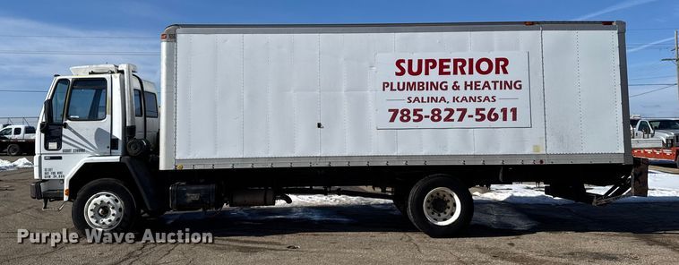 image for item FB0700 1989 Ford CF7000 box truck