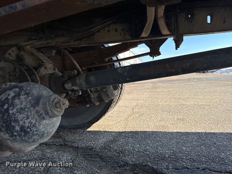 image for item FB0700 1989 Ford CF7000 box truck