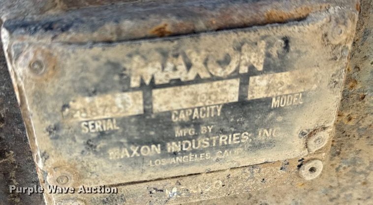 image for item FB0700 1989 Ford CF7000 box truck