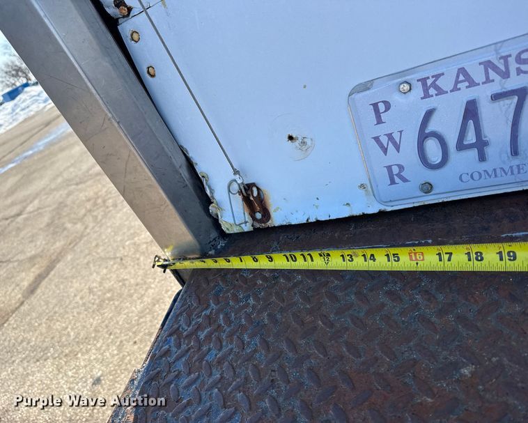 image for item FB0700 1989 Ford CF7000 box truck