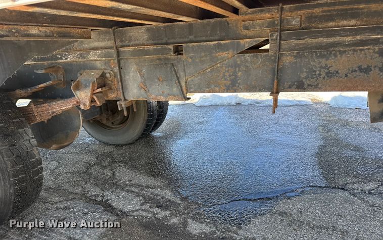 image for item FB0700 1989 Ford CF7000 box truck