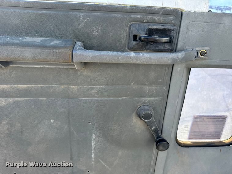 image for item FB0700 1989 Ford CF7000 box truck