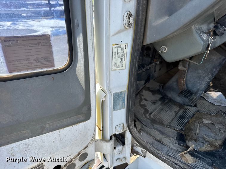 image for item FB0700 1989 Ford CF7000 box truck