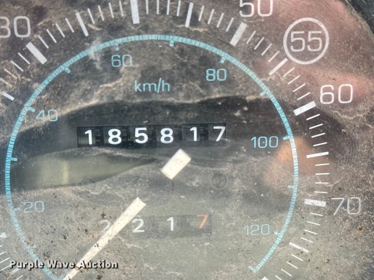 image for item FB0700 1989 Ford CF7000 box truck