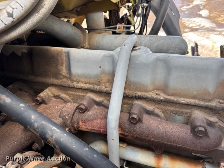 image for item FB0700 1989 Ford CF7000 box truck