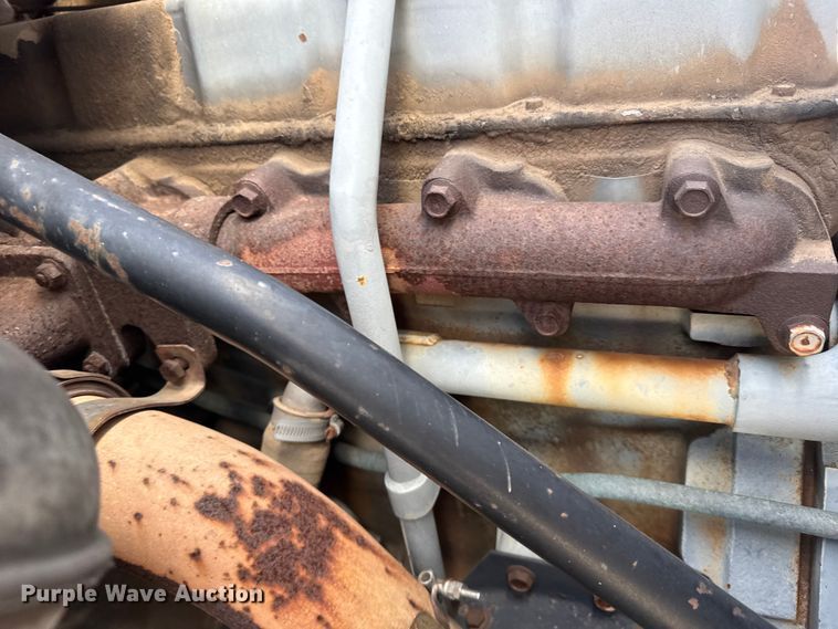 image for item FB0700 1989 Ford CF7000 box truck