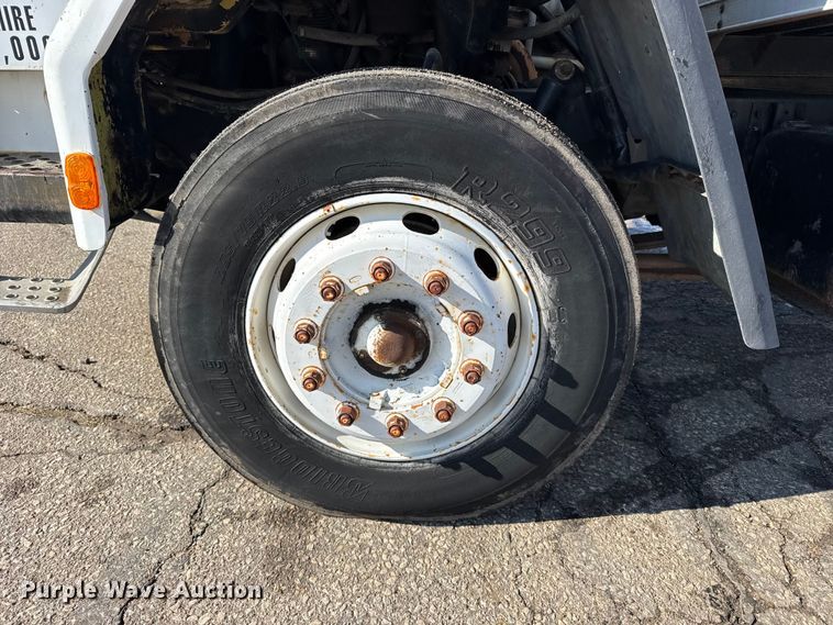 image for item FB0700 1989 Ford CF7000 box truck