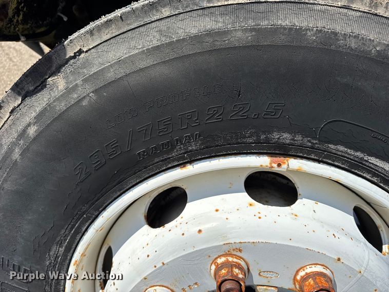 image for item FB0700 1989 Ford CF7000 box truck