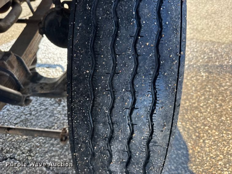 image for item FB0700 1989 Ford CF7000 box truck