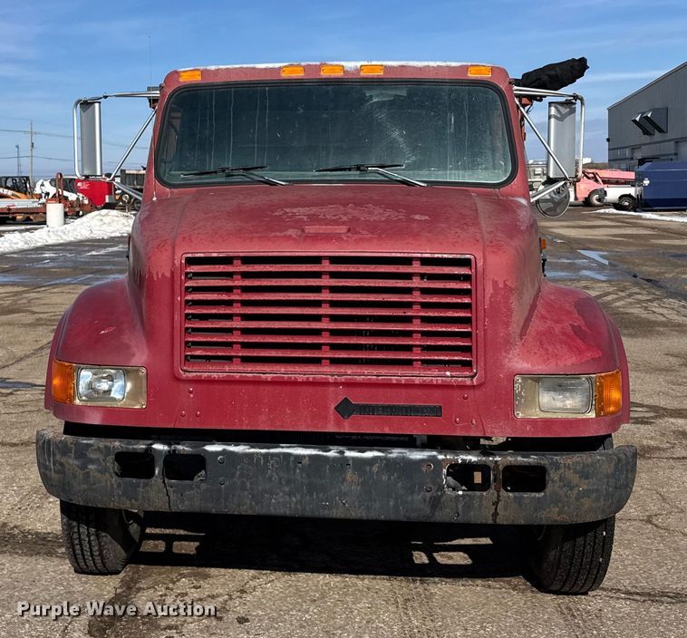 image for item FB0701 1995 International 4700 dump truck