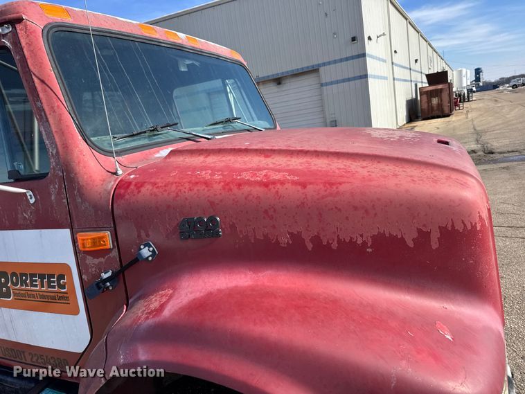 image for item FB0701 1995 International 4700 dump truck