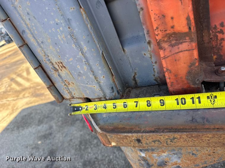 image for item FB0701 1995 International 4700 dump truck