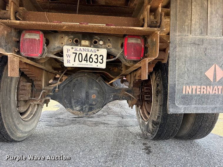image for item FB0701 1995 International 4700 dump truck