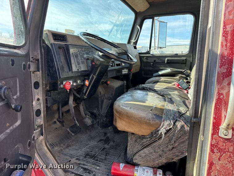 image for item FB0701 1995 International 4700 dump truck