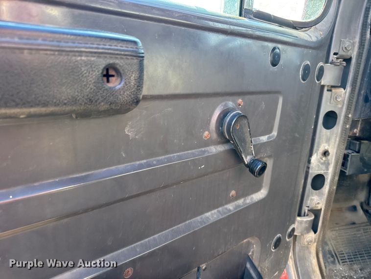 image for item FB0701 1995 International 4700 dump truck