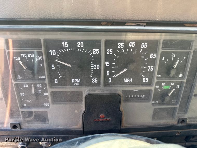 image for item FB0701 1995 International 4700 dump truck