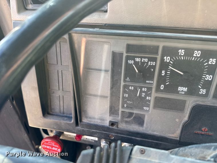 image for item FB0701 1995 International 4700 dump truck