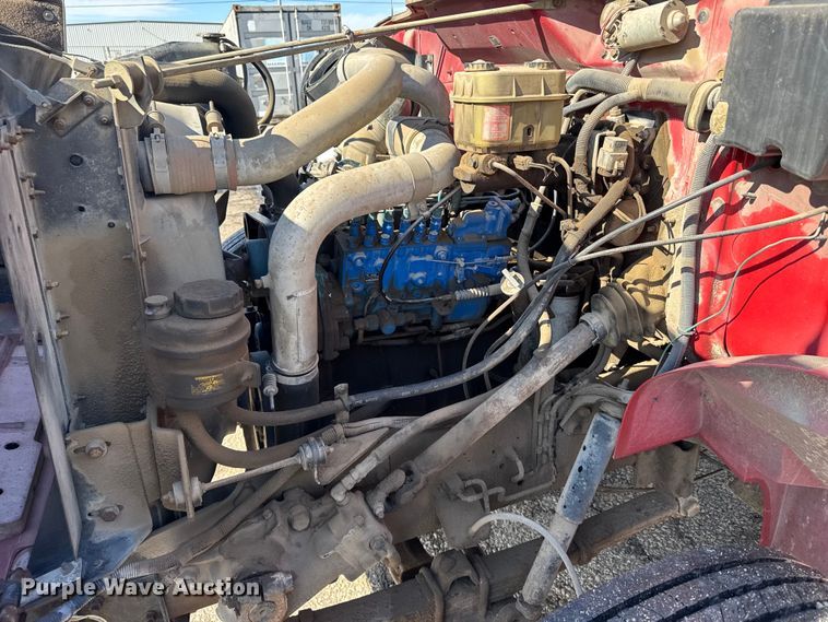 image for item FB0701 1995 International 4700 dump truck