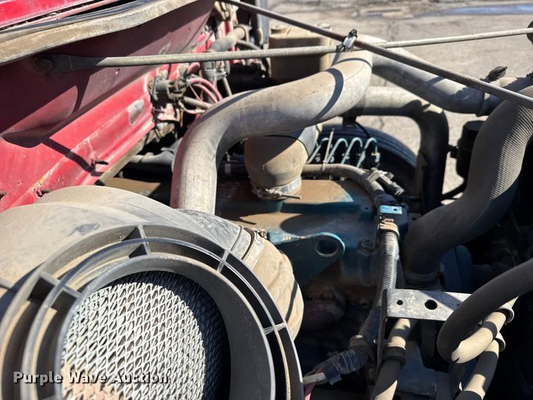 image for item FB0701 1995 International 4700 dump truck