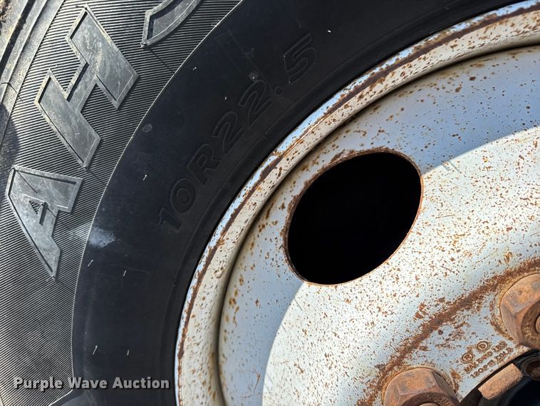 image for item FB0701 1995 International 4700 dump truck