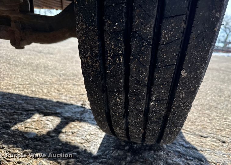 image for item FB0701 1995 International 4700 dump truck