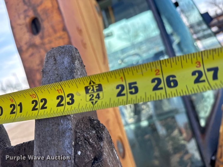 image for item FB0706 1997 Case 580L backhoe