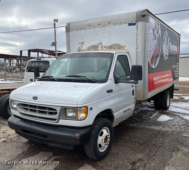 image for item FB0707 2002 Ford E350 box truck