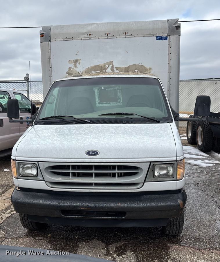 image for item FB0707 2002 Ford E350 box truck