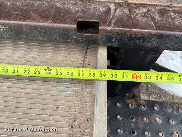 image for item FB0707 2002 Ford E350 box truck