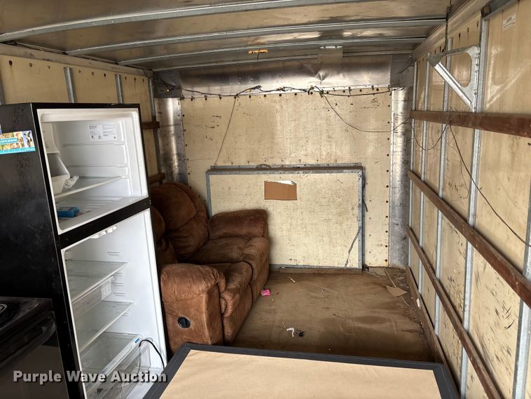 image for item FB0707 2002 Ford E350 box truck