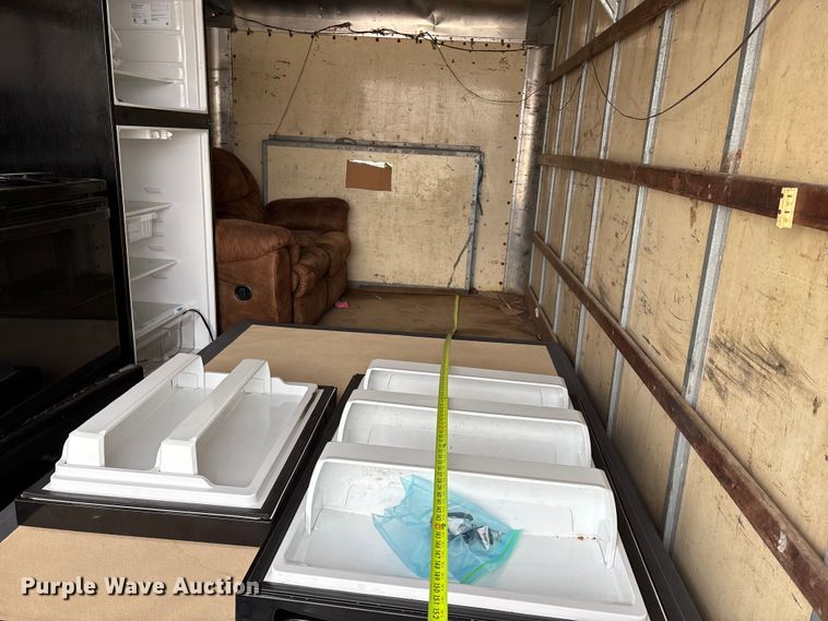 image for item FB0707 2002 Ford E350 box truck