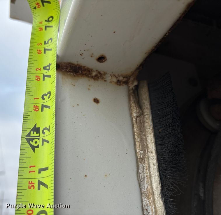 image for item FB0707 2002 Ford E350 box truck