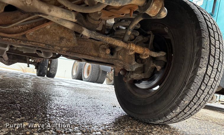 image for item FB0707 2002 Ford E350 box truck