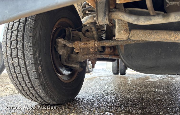 image for item FB0707 2002 Ford E350 box truck