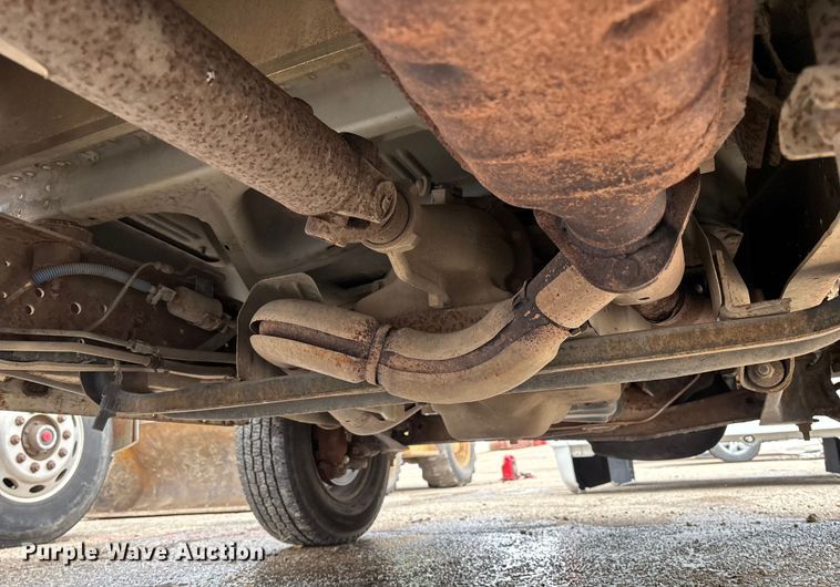 image for item FB0707 2002 Ford E350 box truck