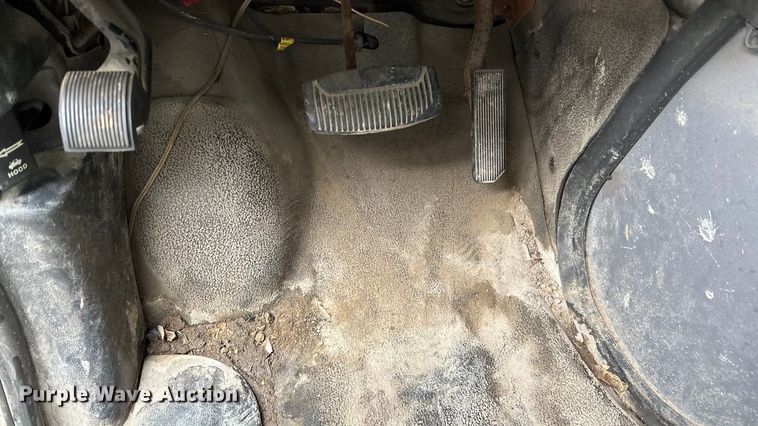 image for item FB0707 2002 Ford E350 box truck