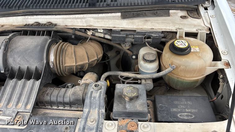 image for item FB0707 2002 Ford E350 box truck