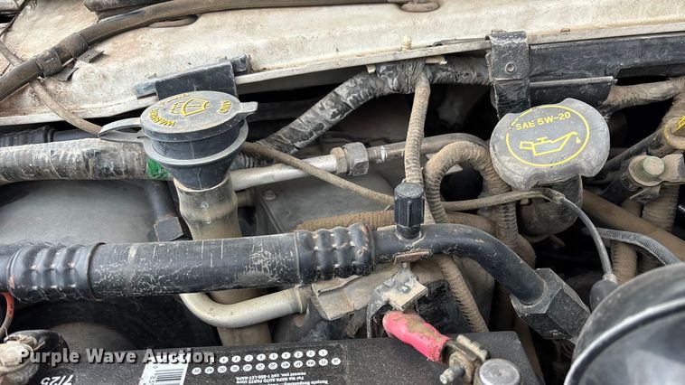 image for item FB0707 2002 Ford E350 box truck