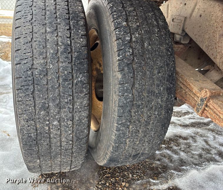 image for item FB0707 2002 Ford E350 box truck