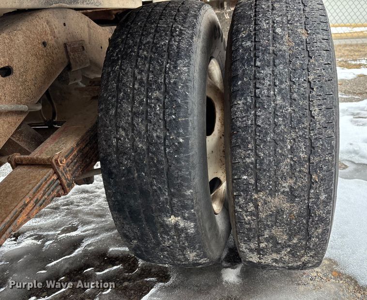 image for item FB0707 2002 Ford E350 box truck