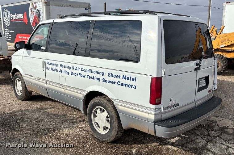 image for item FB0710 2000 GMC Safari van