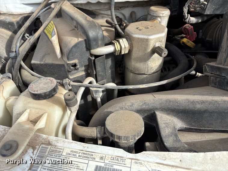 image for item FB0710 2000 GMC Safari van