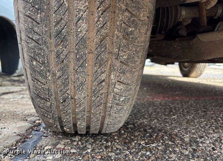 image for item FB0710 2000 GMC Safari van