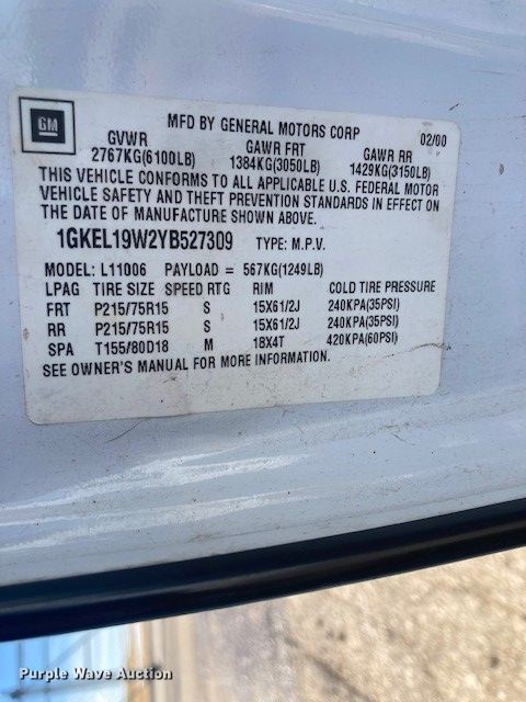 image for item FB0710 2000 GMC Safari van