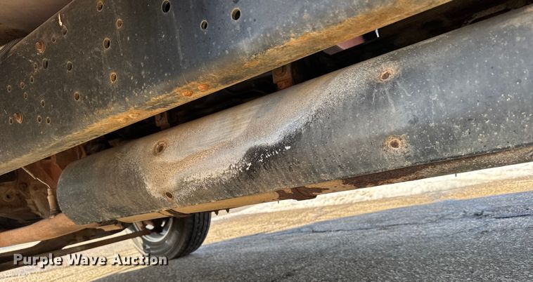 image for item FB0712 1994 Ford F600 flatbed truck