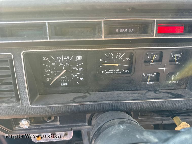 image for item FB0712 1994 Ford F600 flatbed truck