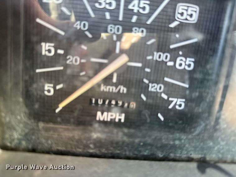 image for item FB0712 1994 Ford F600 flatbed truck