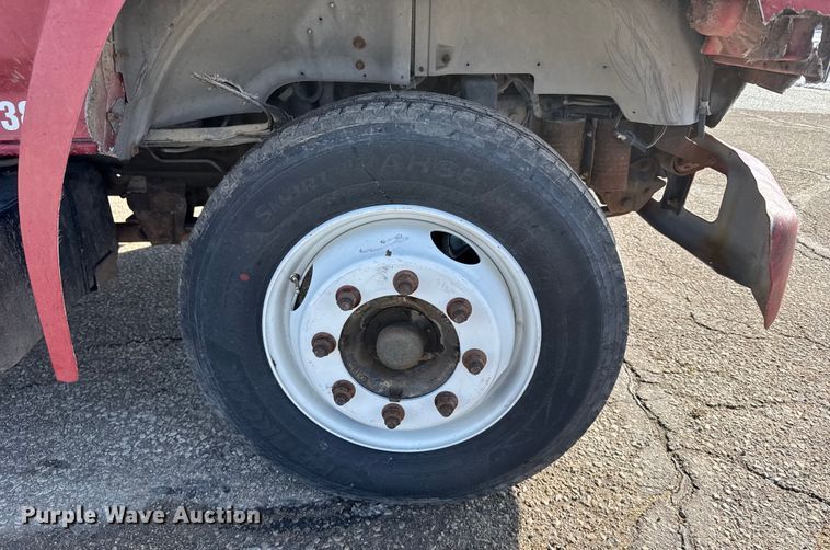 image for item FB0712 1994 Ford F600 flatbed truck